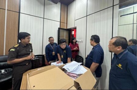 Rugikan Negara Rp 684 Juta, DJP Jatim I Limpahkan Kasus Penggelapan Pajak Koperasi JMB IV ke Kejari Tanjung Perak Foto BeritaJatim.com