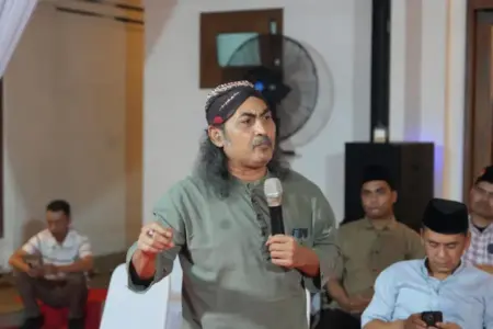 Zastrow al Ngatawi Sebut Kasus Gus Yaqut Kriminalisasi Politik, Singgung Fenomena “Gus Dur Jilid 2” Foto BeritaJatim.com
