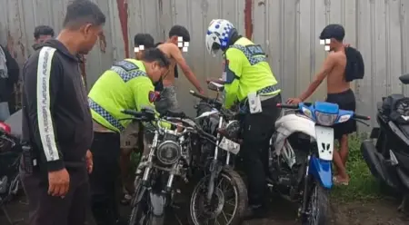 Balap Liar Usai Sahur Digagalkan Polisi, 17 Motor Terjaring di Ringroad Mojoagung Jombang Foto BeritaJatim.com