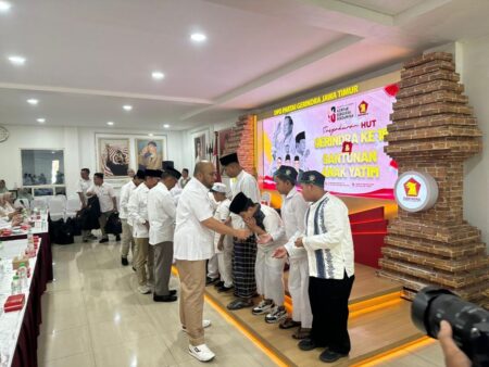 Tasyakuran HUT ke-18, Gerindra Jatim Rayakan dengan Anak Yatim dan Baksos Foto BeritaJatim.com