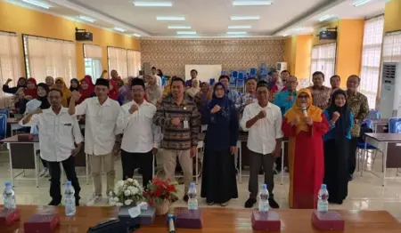 PWI Jombang Berikan Pelatihan Humas Sekolah Hadapi Wartawan Tak Profesional Foto BeritaJatim.com
