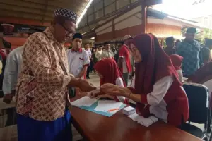 Tradisi 24 Tahun: Kampung Coklat Blitar Bagikan THR untuk 7.000 Warga Foto BeritaJatim.com
