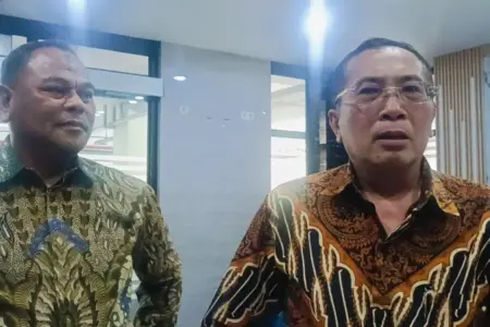 Rahmad Muhajirin Penuhi Panggilan Polda Jatim, Bantah Gelapkan Sertifikat Bupati Subandi Foto BeritaJatim.com