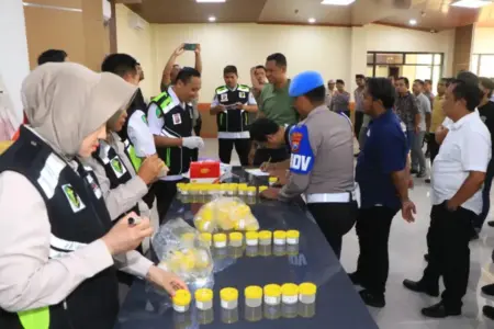 Tes Urine Mendadak Bagi 179 Personel, Kapolres Ngawi: Ini Bukan Formalitas Foto BeritaJatim.com