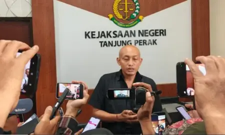 Geledah Kantor PD Pasar Surya Kota Surabaya, Begini Penjelasan Kejari Tanjung Perak Foto BeritaJatim.com
