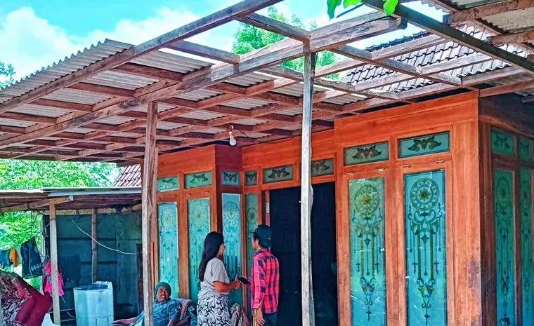 Angin Kencang Landa Arjasa Situbondo, 11 Rumah Rusak Foto BeritaJatim.com