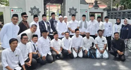 Safari Ramadan DPP NasDem di Ampel, Saan: Kenang Perjuangan Dakwah Ulama Foto BeritaJatim.com