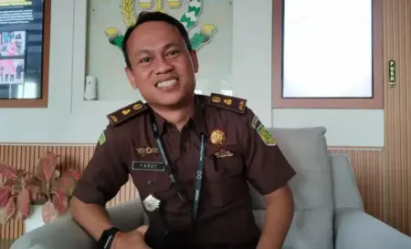 Hakim Tipikor Vonis Kades Ambal-ambil Pasuruan 2,5 Tahun Penjara dan Wajib Kembalikan Rp 448 Juta Foto BeritaJatim.com