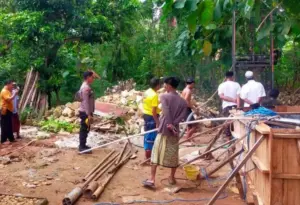 Sumur Bor Keluar Gas Mudah Terbakar, Polres Sumenep Larang Warga Mendekat Foto BeritaJatim.com
