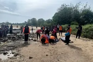Dua Hari Hilang, Nelayan Ditemukan Meninggal di Pesisir Pantai Sampang Foto BeritaJatim.com