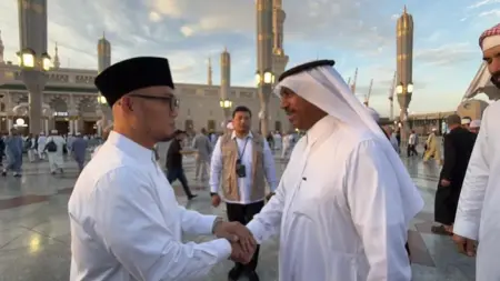 Gelar Pertemuan di Madinah, Indonesia-Saudi Bahas Mitigasi Biaya Penerbangan dan Stok Pangan Jemaah Haji 2026 Foto BeritaJatim.com