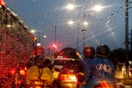 Cerah atau Hujan? Begini Cuaca Surabaya, Sidoarjo, dan Gresik 27 Maret 2026 Foto BeritaJatim.com