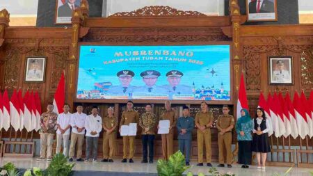 Hadir di Musrenbang Tuban, Wagub Emil Minta Arah Pembangunan Selaras Dengan Provinsi dan Nasional Foto BeritaJatim.com