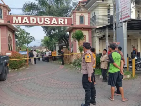 Pria Ditemukan Meninggal di Pos Satpam Ponorogo, Polisi Pastikan Tak Ada Tanda Kekerasan Foto BeritaJatim.com