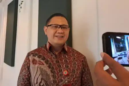 Dindik Jatim Batasi Penggunaan HP Siswa SMA dan SMK Foto BeritaJatim.com