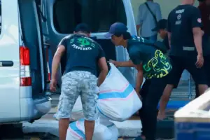 Unair Sebar 10.000 Paket Ramadan ke 18 Daerah Jawa Timur Foto BeritaJatim.com