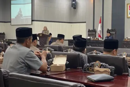 Fraksi Golkar DPRD Blitar Soroti TPT Masih Tinggi, Desak Pemkab Evaluasi Serius Foto BeritaJatim.com
