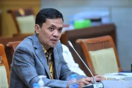 Komisi III DPR Minta Polisi Usut Cepat Kasus Penyiraman Air Keras Aktivis KontraS Andrie Yunus Foto BeritaJatim.com