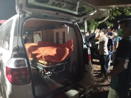 Kesaksian Penolong Ledakan Mercon di Kauman Ponorogo, 1 Tewas dan 1 Luka Berat Foto BeritaJatim.com