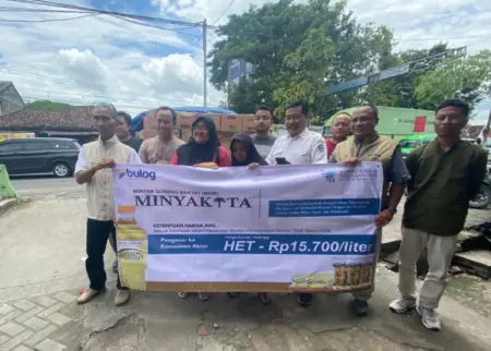 Bulog Kediri Salurkan 557.244 Liter MinyaKita Selama Ramadhan 2026, Permintaan Melonjak Foto BeritaJatim.com