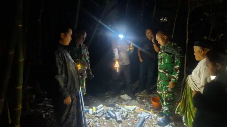 Ledakan Petasan di Kediri, Tiga Pemuda Luka Bakar Parah hingga Jari Nyaris Putus Foto BeritaJatim.com