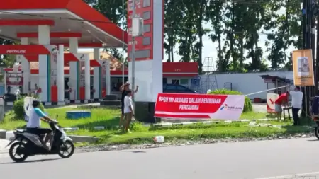 Anggota DPRD Jember Kaget Garis Polisi di SPBU Jalan Teuku Umar Mendadak Raib Foto BeritaJatim.com