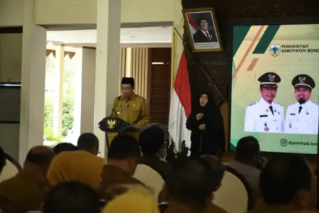 Pemkab Bondowoso Kaji WFH-WFA Imbas Potensi Krisis BBM, Bupati: Pelayanan Jangan Terganggu Foto BeritaJatim.com