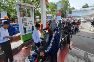 Warga Malang Mulai Cemas Perang Timur Tengah, Pertamina Pastikan Stok BBM Aman Foto BeritaJatim.com