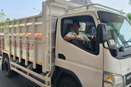 79 Truk Fuso untuk Desa: Harapan Baru Koperasi Merah Putih Blitar Memutus Rantai Distribusi Panjang Foto BeritaJatim.com