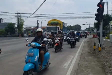 Arus Mudik Lebaran 2026 Ramai Lancar, 7.500 Kendaraan Masuk Mojokerto Foto BeritaJatim.com