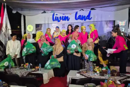 IPIP Salurkan Santunan Bakti Sosial untuk 200 Marbot hingga Penggali Kubur di Surabaya Foto BeritaJatim.com