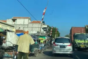 Arus Balik Lebaran 2026, Dishub Sampang Fokus Urai Kemacetan di Pasar Tanjung dan Camplong Foto BeritaJatim.com