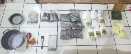 Cegah Sadeng Jilid 2, Polres Blitar Kota Sita 15 Kg Bahan Petasan dari Tangan Peracik Foto BeritaJatim.com