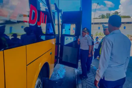 Ramp Check di Lumajang, Dua Bus AKAP Tak Layak Jalan Ditemukan di Terminal Minak Koncar Foto BeritaJatim.com