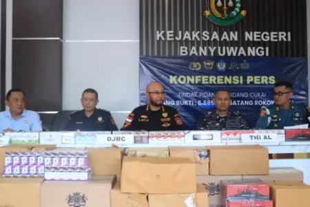 Bea Cukai Banyuwangi Gagalkan Peredaran 6,5 Juta Batang Rokok Ilegal Senilai Rp10 Miliar Foto BeritaJatim.com