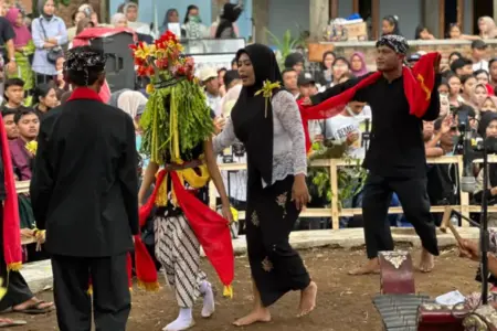 Ritual Seblang Olehsari Banyuwangi Kembali Digelar, Penari Baru Alami Trance Saat Pentas Foto BeritaJatim.com