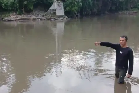 Pemuda Bondowoso Tenggelam Terseret Arus Sungai Sampean Baru, Ditemukan Meninggal Dunia Foto BeritaJatim.com