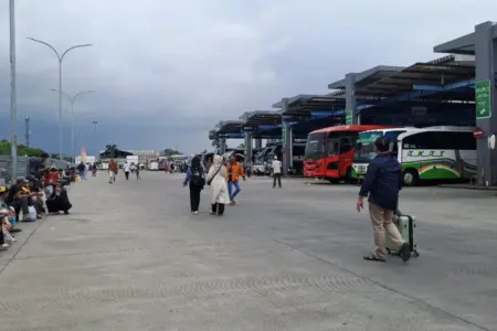 Puncak Arus Balik, Penumpang Terminal Arjosari Malang Naik 100 Persen Foto BeritaJatim.com