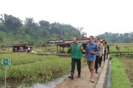 Kapolres Mojokerto Imbau Wisatawan Tingkatkan Kewaspadaan Selama Libur Lebaran Foto BeritaJatim.com