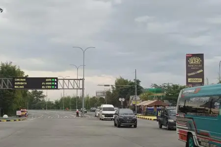 Jelang Lebaran Arus Keluar Gerbang Tol Madiun Melonjak Tajam, Segini Angkanya Foto BeritaJatim.com