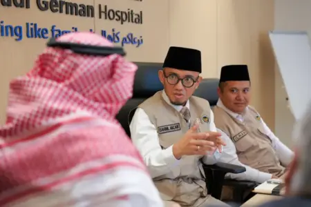 Wamenhaj Dahnil Anzar Rombak Layanan Kesehatan Haji 2026: Siapkan Mobile Clinic di Armuzna Foto BeritaJatim.com