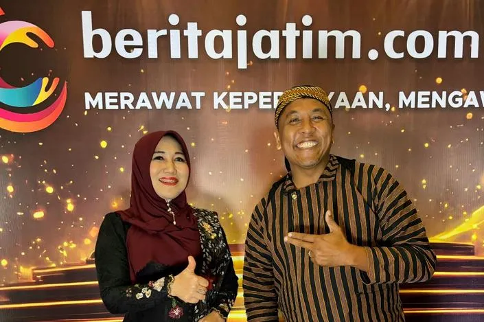 Ketika Senator Ning Lia Curhat ke Pak Purnomo Soal Bannernya Pernah Dicium ODGJ Foto BeritaJatim.com