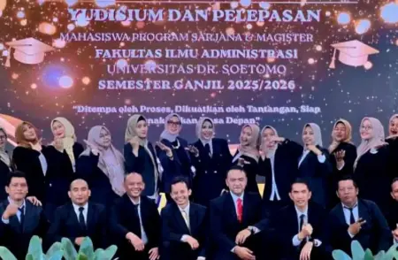 Wabup Sidoarjo Hj Mimik Idayana Raih Gelar SAP dari Unitomo Foto BeritaJatim.com