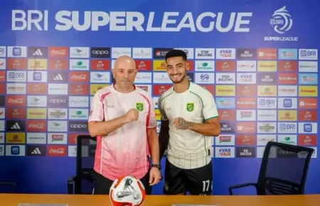 Waspadai Kekuatan Persita, Persebaya Andalkan Dukungan Bonek di GBT Foto BeritaJatim.com
