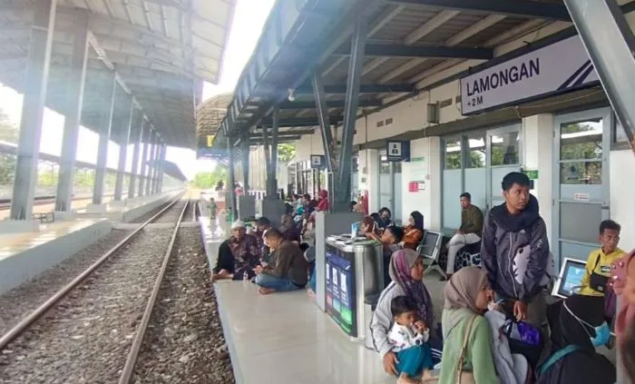 Dua Perjalanan KA dari Stasiun Lamongan Dibatalkan, KAI Pastikan Refund 100 Persen Foto BeritaJatim.com