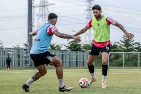 Debut di GBT, Bruno Paraiba Terpukau Atmosfer Bonek-Bonita Foto BeritaJatim.com