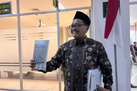 Guru Besar Unisma Serukan Resolusi Konflik Global, Kritik Pemimpin Dunia yang ‘Ingin Damai Tapi Berperang’ Foto BeritaJatim.com