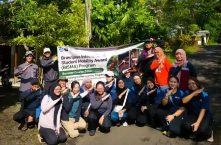 Mahasiswa Internasional Olah Potensi Kopi Banyuwangi Lewat Summer Course Biologi UB Foto BeritaJatim.com