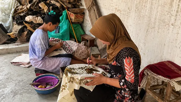 Perajin Batik Bojonegoro Angkat Motif Khas Daerah Lewat Karya Berkualitas Foto BeritaJatim.com