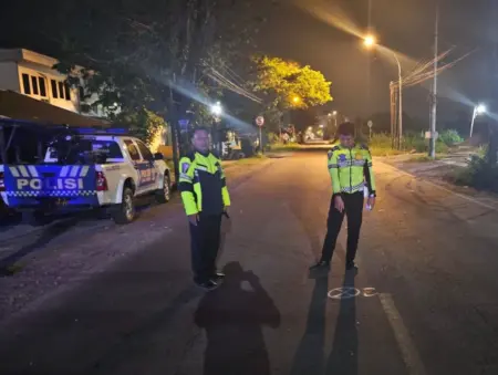 Tragis! Pengendara Motor Tewas Usai Tabrak Truk di Gresik, Sopir Kabur Foto BeritaJatim.com